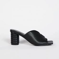 Intentionally Blank New IB KAMIKA - ALL BLACK