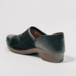 New DANSKO BRENNA BLACK BURNISHED CLOGS 8 New DANSKO BRENNA BLACK BURNISHED CLOGS