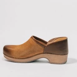 DANSKO BRENNA TAN BURNISHED CLOGS New 8 DANSKO BRENNA TAN BURNISHED CLOGS New
