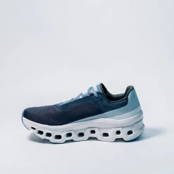 On Running ON CLOUDMONSTER W ACAI New