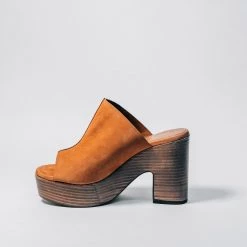 SEYCHELLES INVIGORATED - TAN NUBUCK New