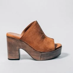 SEYCHELLES INVIGORATED - TAN NUBUCK New