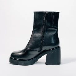 Vagabond Shoe Makers Boots VAGABOND BROOKE ZIP BOOT - BLACK