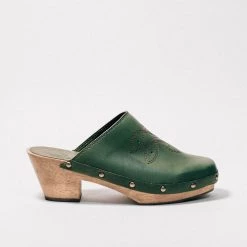 BIRD OF FLIGHT - SHY CLOG LEAF