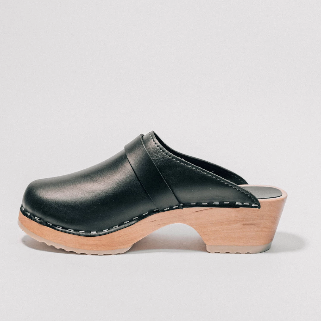 MAGUBA Berkeley CLOG- BLACK 2 MAGUBA Berkeley CLOG- BLACK