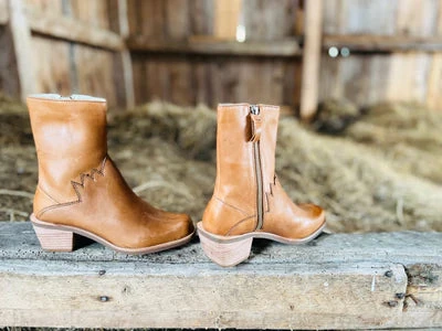 BIRD OF FLIGHT OJAI BOOT - TAN 9 BIRD OF FLIGHT OJAI BOOT - TAN