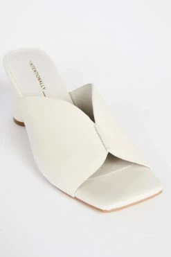 Intentionally Blank New IB KAMIKA - CREAM