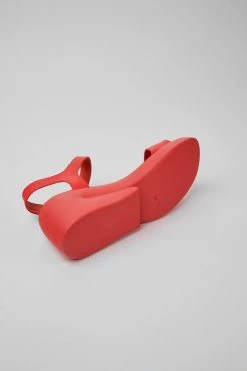 CAMPER KAAH RED BUCKLE SANDAL