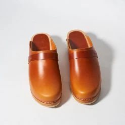 MAGUBA BERKELEY CLOG - COGNAC New