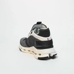 On Running ON CLOUDNOVA M - BLK/WHITE