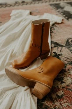 BIRD OF FLIGHT OJAI BOOT - TAN 19 BIRD OF FLIGHT OJAI BOOT - TAN