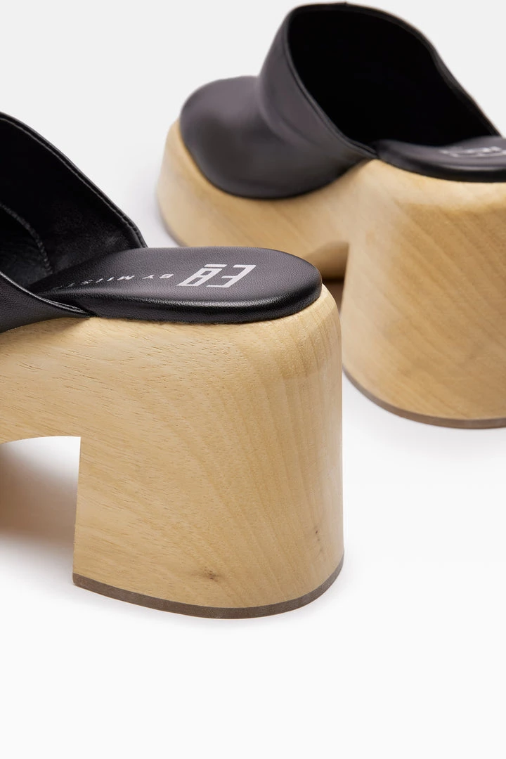 E8 By MIISTA E8 ROBERTA CLOG MULE - BLK 3 E8 By MIISTA E8 ROBERTA CLOG MULE - BLK