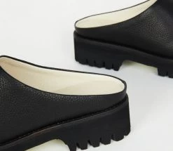 Intentionally Blank IB RISE UP-BLACK