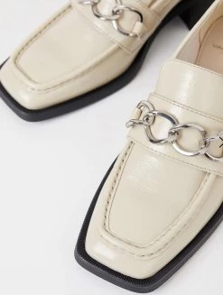 Vagabond Shoe Makers VAGABOND BLANCA PATENT LOAFER - PLASTER New