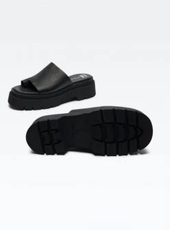 E8 By MIISTA E8 MAGGIE BLACK SLIDE New