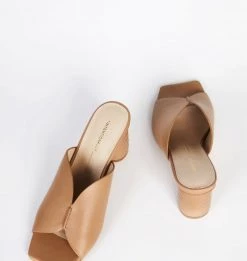 Intentionally Blank IB KAMIKA MULE - CLAY