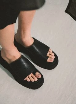 E8 By MIISTA E8 MAGGIE BLACK SLIDE New