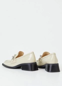 Vagabond Shoe Makers VAGABOND BLANCA PATENT LOAFER - PLASTER New